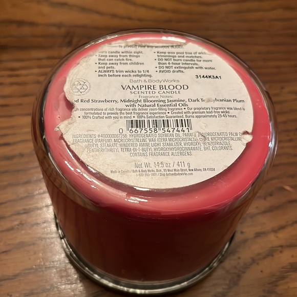 Bath & Body Works Vampire Blood candle and Wicked Vanilla Woods hand‎ soap - Picture 9 of 12